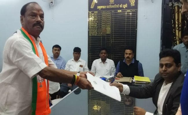 झारखंड विस चुनाव : जमशेदपुर पूर्वी सीट से रघुवर दास और बागी भाजपा नेता सरयू राय ने किया नामांकन