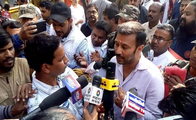 झारखंड विस चुनाव : सुदेश महतो ने सिल्ली से किया नामांकन, हटिया से अजयनाथ, मांडर से देवकुमार ने पर्चा दाखिल किया