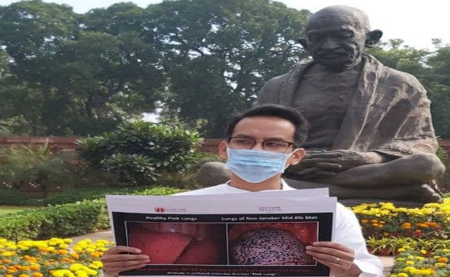 शीतकालीन सत्र : मास्क पहन कर ससंद पहुंचे सांसद, जावड़ेकर इलेक्ट्रिक कार से आये