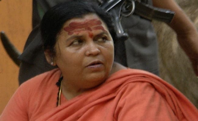 फिसलने से उमा भारती के पैर में फ्रैक्चर, अस्पताल में भर्ती