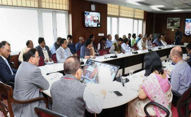 प्रदूषण को लेकर उच्च स्तरीय बैठक, CPCB उल्लंघन करने वालों पर नकेल कसने की तैयारी में