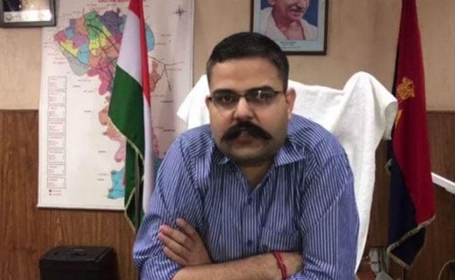 होमगार्ड ड्यूटी घोटाला : नोएडा स्थित कमांडेंट कार्यालय में संदिग्ध रूप से लगी आग, जल गया मस्टर रोल वाला बक्सा