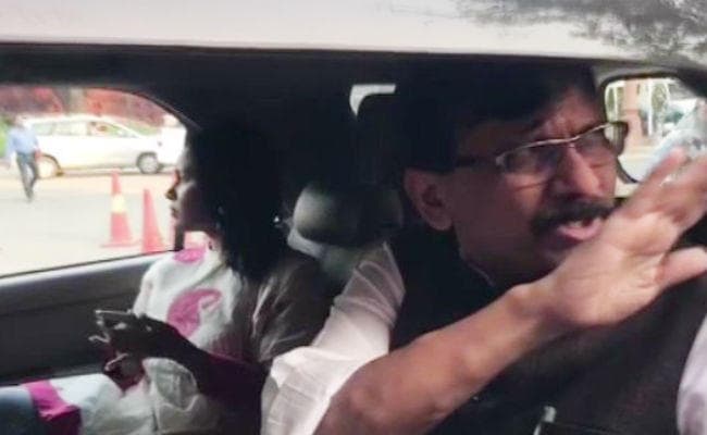 सावरकर को भारत रत्न दिये जाने का शिवसेना ने किया समर्थन, सरकार बोली - सिफारिश की जरूरत नहीं