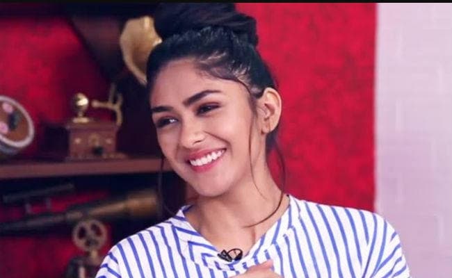 ‘जर्सी’में शाहिद संग रोमांस करेंगी मृणाल