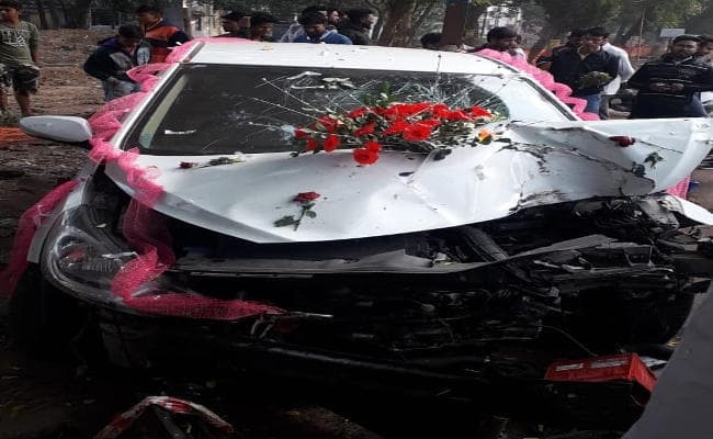 जमशेदपुर में शादी से लौट रही कार ने तीन को रौंदा, दो की मौत