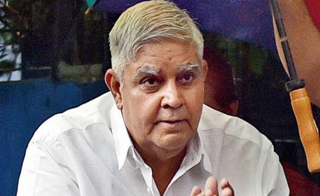 कोलकाता में राज्यपाल जगदीप धनखड़ को दिखाया गया काला झंडा