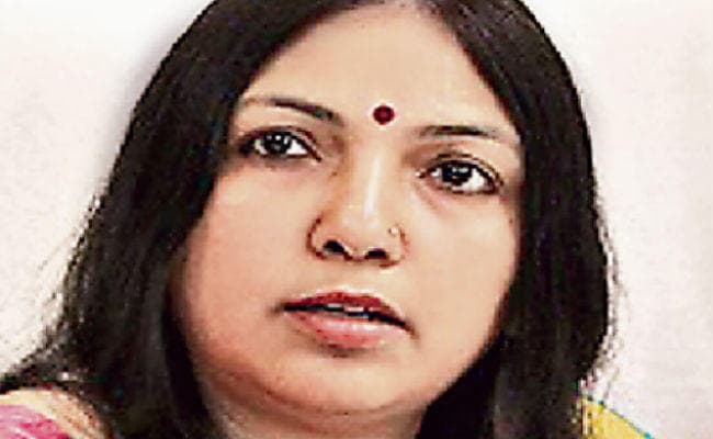 निधि खरे अपर सचिव के रूप में सूचीबद्ध