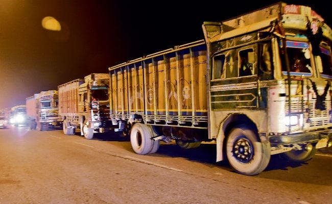 पटना : जेपी सेतु पर भारी वाहनों का प्रवेश चालू, कोइलवर पुल वनवे, आज से चालू होगा पीपा पुल