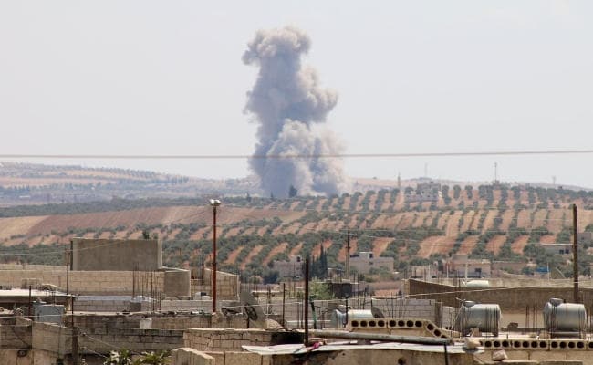 रूस और सीरियाई बलों के हमले में इदलिब में 21 नागरिकों की मौत