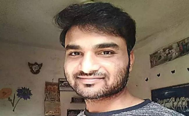 BHU : संस्कृत साहित्य पढ़ाने के लिए नियुक्त मुस्लिम प्रोफेसर फिरोज खान का विरोध क्यों? जानिए किसने क्या कहा...