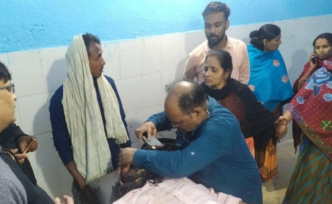 बाइक सवार अपराधियों ने पान दुकान पर की ताबड़तोड़ फायरिंग, दुकानदार की मौत