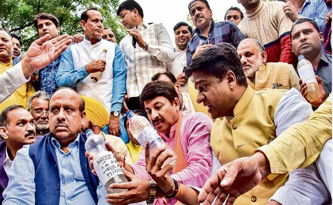 दिल्ली की हवा फिर से हुई जानलेवा, अगले दो दिनों में और बढ़ेगा प्रदूषण