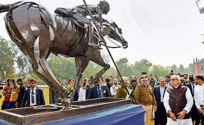 आम जनता की सुरक्षा जिम्मेदारी से करें पुलिसकर्मी : नीतीश कुमार