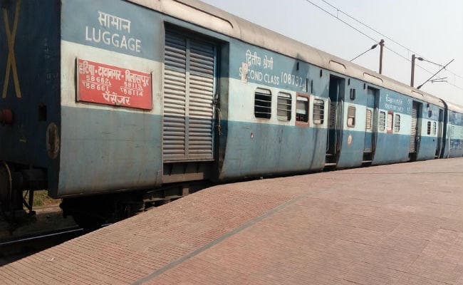 यात्रीगण कृपया ध्यान दें! झारखंड से ये ट्रेनें रहेगी रद्द, देखें पूरी सूची