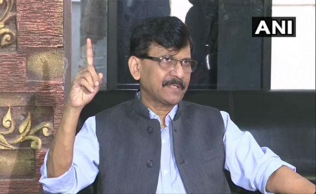 बोली शिवसेना- अजीत पवार ने महाराष्ट्र की पीठ में खंजर घोपा, उन्होंने फोन बंद कर लिया था