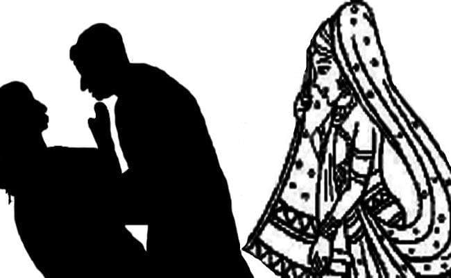 पश्चिम चंपारण : बेतिया में ठेकेदार ने दूसरी शादी कर पहली पत्नी को घर से निकाला
