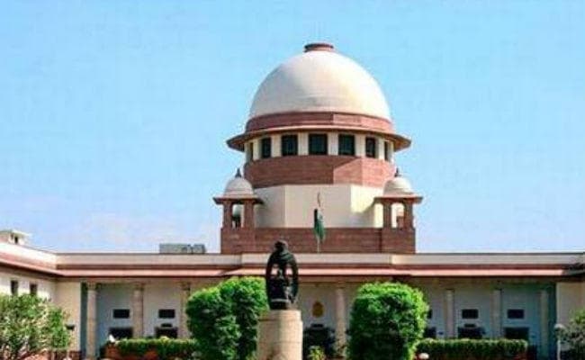 महाराष्ट्र का महाभारत : कांग्रेस-एनसीपी-शिवसेना की याचिका पर रविवार की सुबह 11 : 30 बजे सुनवाई करेगा सुप्रीम कोर्ट