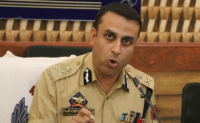 J&K में धमकी देने वाले पोस्टर चिपकाने वालों के खिलाफ पुलिस ने की कार्रवाई, कई गिरफ्तार