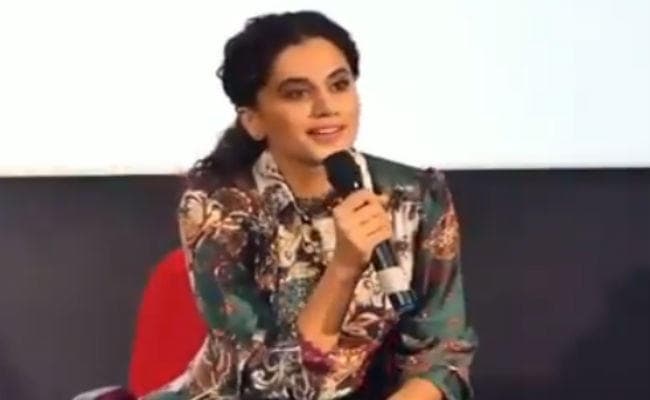 VIDEO : शख्स ने कहा ”हिंदी में बात कीजिये”, तापसी ने दिया ये जवाब