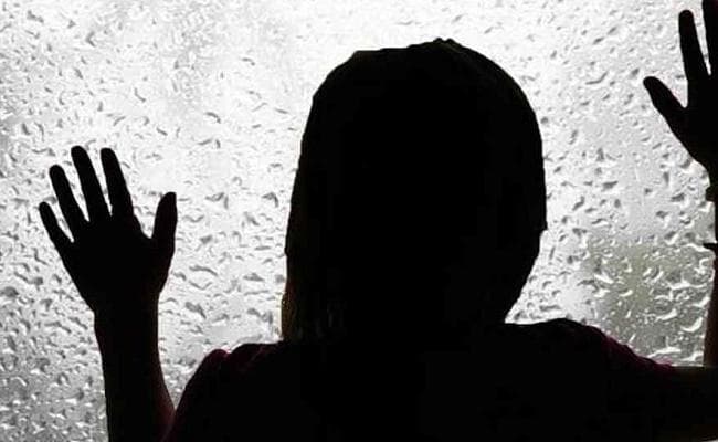 घर में घुसकर नाबालिग से दुष्कर्म का प्रयास, जब मौके पर जुटने लगी भीड़ तो...
