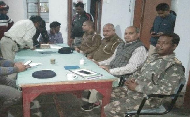 नावाडीह में जांच के दौरान बाइक की डिक्की से 1,25,200 रुपये बरामद