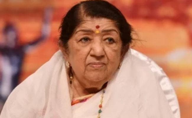 Lata Mangeshkar Health Update: लता तार्इ की तबीयत कैसी है? परिवार ने कही यह बात...