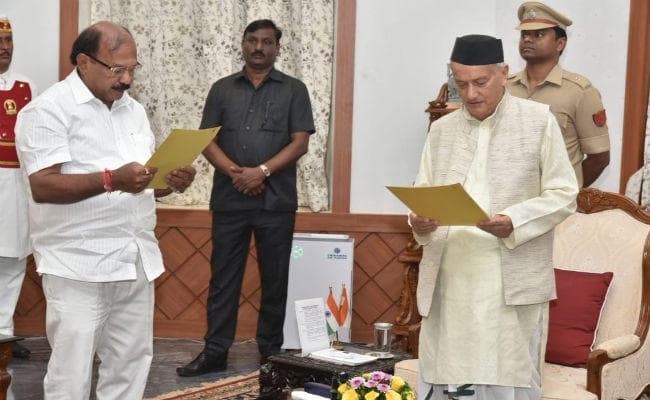 महाराष्ट्र का नाटक : भाजपा विधायक कोलांबकर बने प्रोटेम स्पीकर, राज्यपाल ने बुधवार को बुलाया विस का सत्र