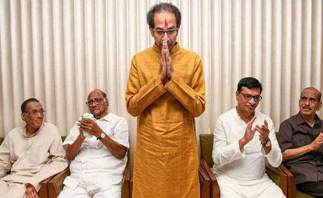 उद्धव ने सरकार बनाने का दावा पेश किया, शपथ ग्रहण समारोह एक दिसंबर को