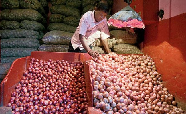 चोरों ने उड़ाये 500 किलो प्याज