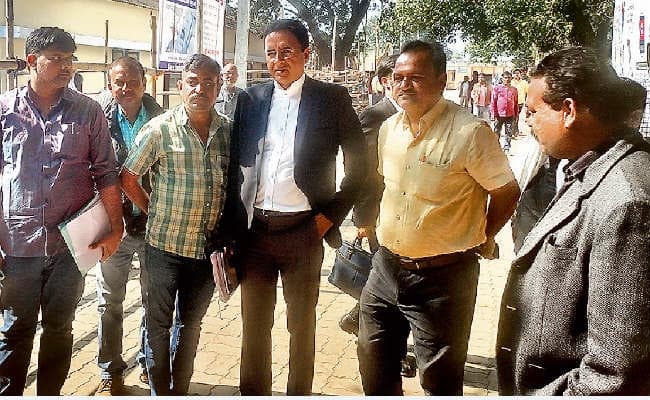 कोडरमा सीट से राजद के उम्मीदवार पर सस्पेंस बरकरार, सूरजेवाला भी सुभाष की उम्मीदवारी नहीं बचा सके, फैसला आज