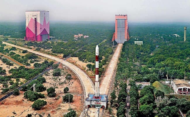 कार्टोसेट-3 की उल्टी गिनती शुरू, आज होगा लॉन्च, धरती की करेगा निगरानी