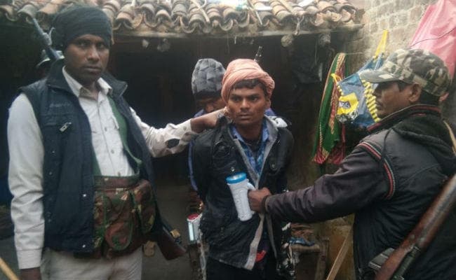 झारखंड : शक के कारण पत्नी और दो बच्चों को हसूली से काटा, मां और एक भतीजी की भी ली जान