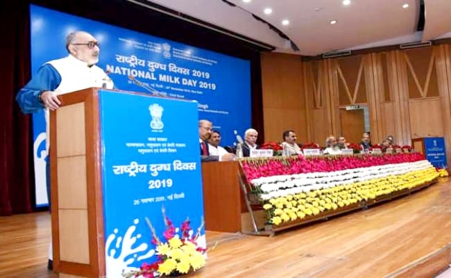 मोदी सरकार के कार्यकाल में सुलझा लेंगे देश में छुट्टा गायों की समस्या : गिरिराज सिंह