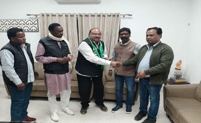 झारखंड मुक्ति मोरचा ने जारी की प्रत्याशियों की आठवीं सूची, देखें पूरी लिस्ट