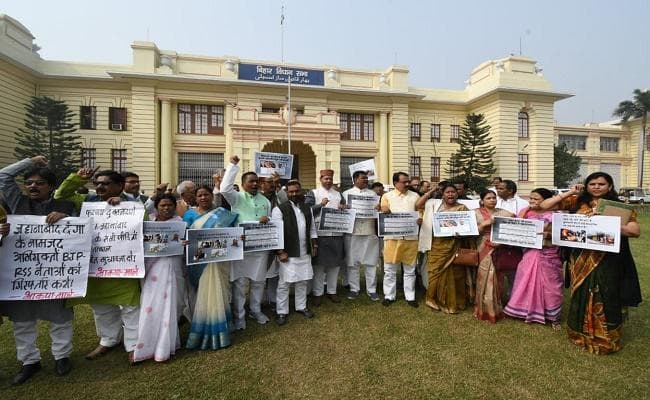 बिहार विधानसभा : विपक्ष उतरा हंगामे पर, तीसरे दिन भी नहीं चला प्रश्नकाल