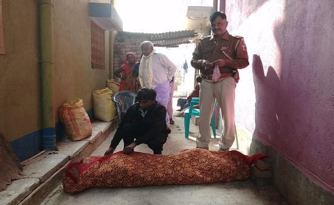 मोबाइल के मैसेज के सहारे हुआ प्यार, फिर मंदिर में शादी और उसके बाद...