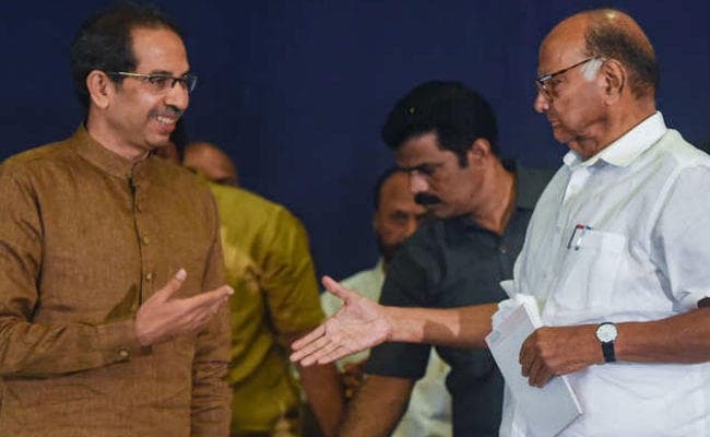 शपथ ग्रहण समारोह से पहले पवार से मिले उद्धव, मंत्रिपरिषद के गठन पर हुई चर्चा