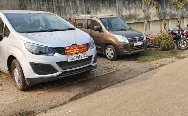 आदित्यपुर, जमशेदपुर, काेलकाता में इंदर अग्रवाल, बबलू जायसवाल के 16 ठिकानाें पर आयकर सर्वे