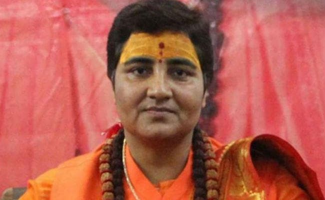 गोडसे को देशभक्त बताने के बाद रक्षा मंत्रालय की सलाहकार समिति से हटायी गयीं प्रज्ञा