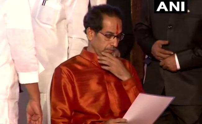 ''Maha Vikas Aghadi'' महाराष्ट्र में उद्धव ठाकरे ने मुख्यमंत्री और छह नेताओं ने ली मंत्री पद की शपथ