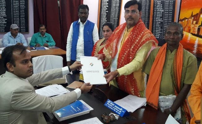 साहिबगंज : तीसरे दिन राजमहल व बरहेट विस से एक-एक उम्मीदवार ने किया नामांकन