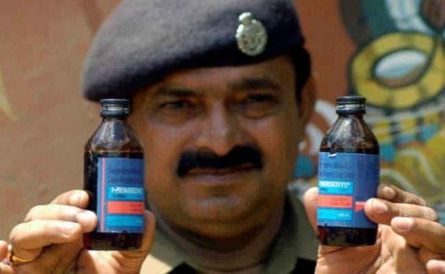 बनारस से आ रहे ट्रक से फेनसोडाईल सिरप जब्त