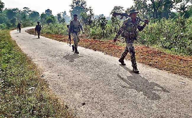 सरायकेला में सुरक्षाबलों व नक्सलियों के बीच मुठभेड़, एक नक्सली ढेर