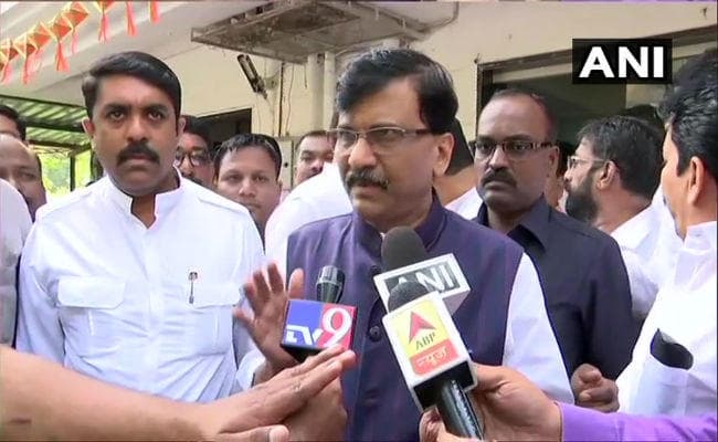 शिवसेना नेता संजय राउत का बयान- अब महाराष्ट्र में राजनीति खत्म, जल्द ही गोवा में दिखेगा चमत्कार