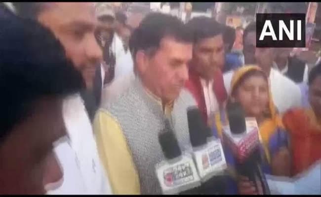 MP के कांग्रेस विधायक का विवादित बयान- राज्य में कदम रखा तो प्रज्ञा ठाकुर का पुतला नहीं, उसे ही जला देंगे