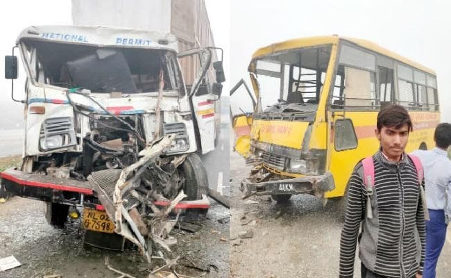 गोपालगंज में छात्रों से भरी बस को ट्रक ने सामने से मारी टक्कर, आठ बच्चों को किया गया रेफर