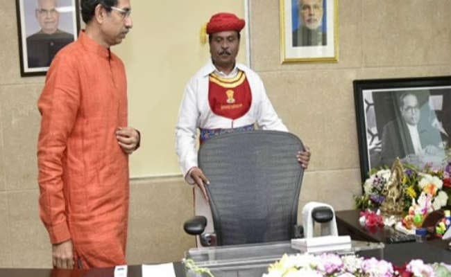 उद्धव ठाकरे ने महाराष्ट्र के मुख्यमंत्री का पदभार संभाला, कल हो सकता है विश्वास मत से सामना