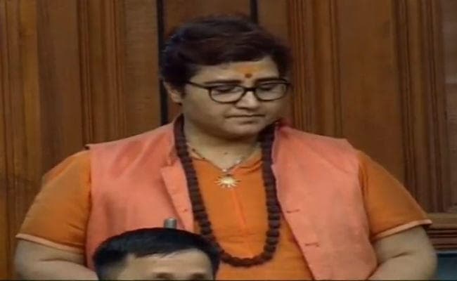 BJP सांसद प्रज्ञा ठाकुर ने नाथूराम गोडसे पर लोकसभा में दोबारा मांगी माफी, थमा विपक्ष का हंगामा