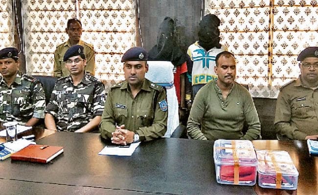 खूंटी : कोचांग ग्राम प्रधान हत्याकांड में दो गिरफ्तार, हथियार भी बरामद