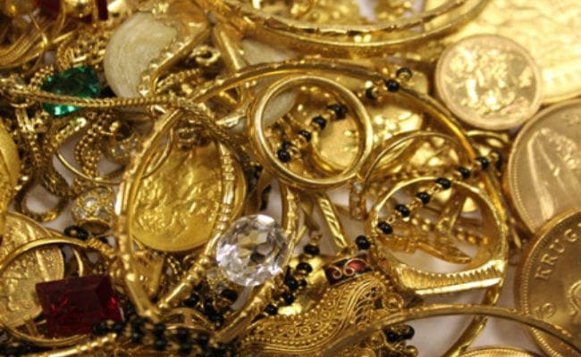 रांची : स्क्रैप व्यापारियों के ठिकानों से 1.75 करोड़ नकद व तीन करोड़ रुपये के जेवरात मिले